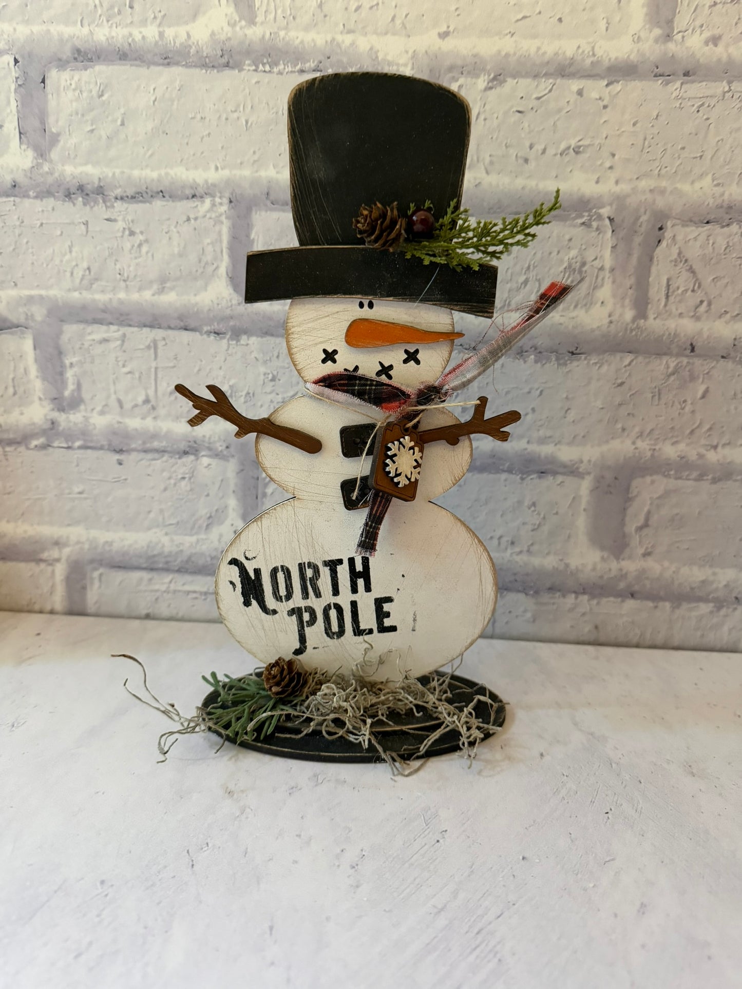 Farmhouse Wood Snowman