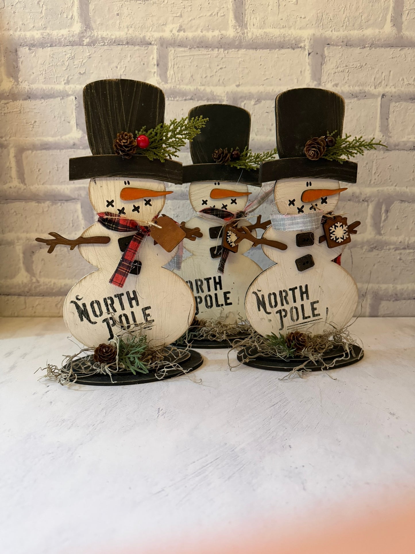 Farmhouse Wood Snowman