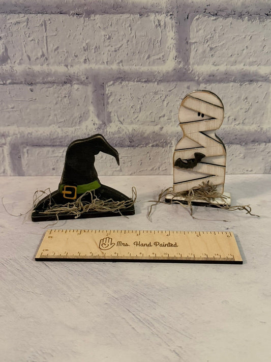 Mini Halloween Standing Decor