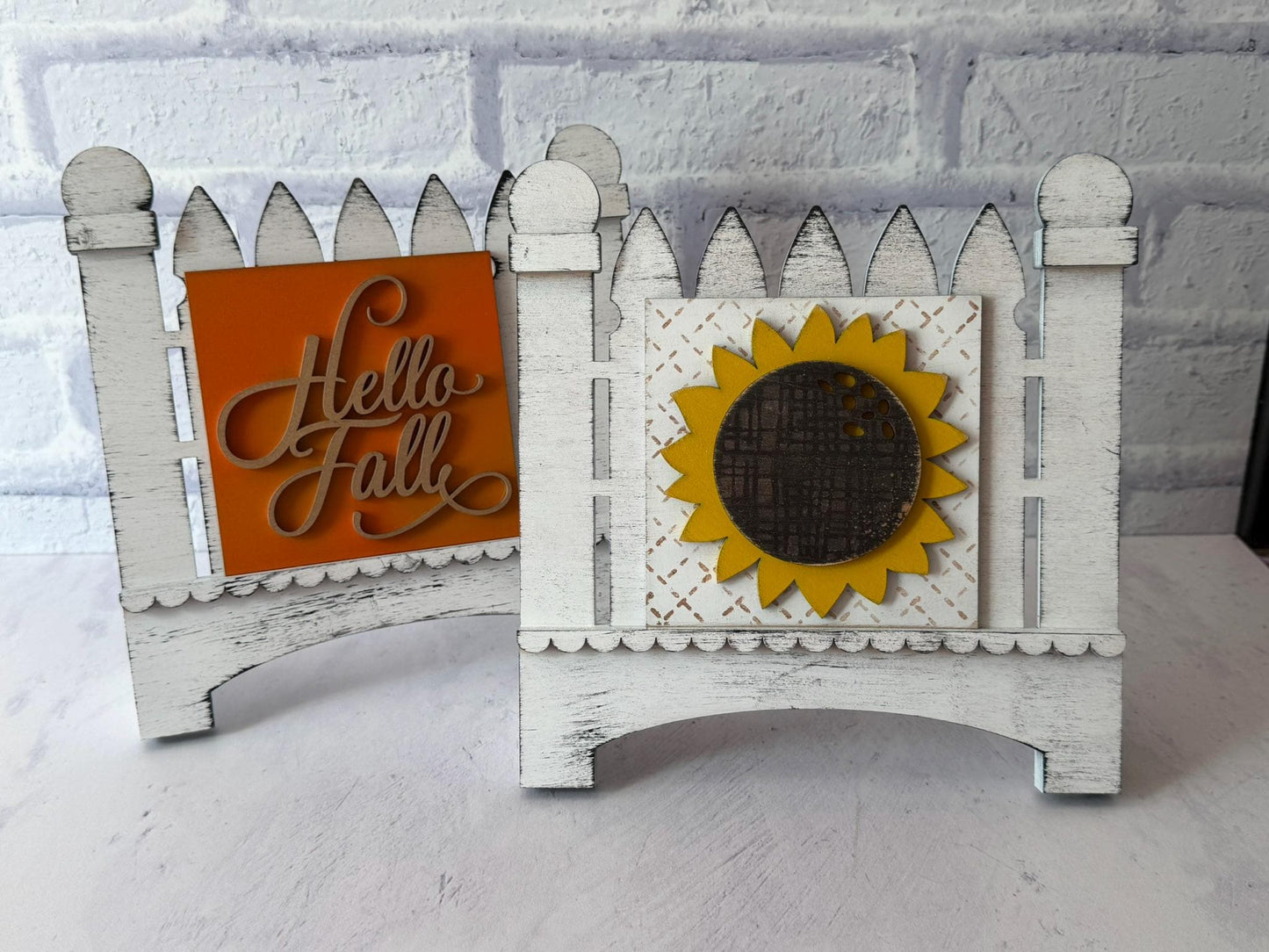 Beaded Trim Interchangeable Sign Holder - Leaning Ladder Signs
