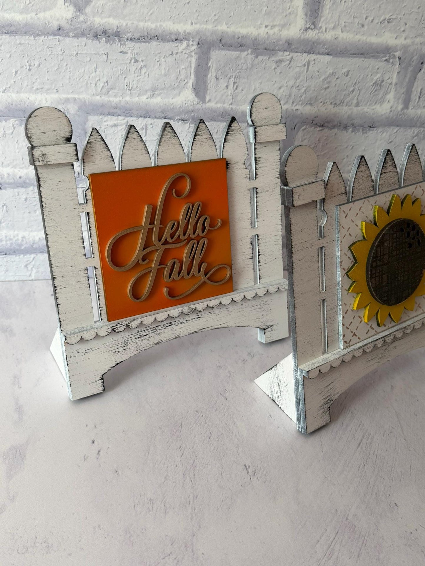 Beaded Trim Interchangeable Sign Holder - Leaning Ladder Signs